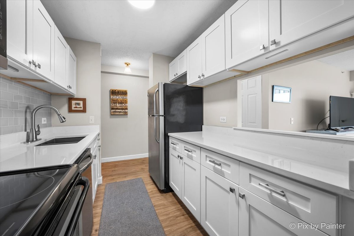 1840 HUNTINGTON Boulevard #BW608, Hoffman Estates, IL 60169