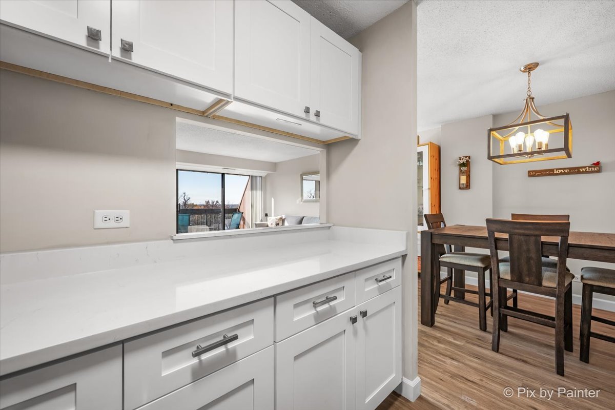 1840 HUNTINGTON Boulevard #BW608, Hoffman Estates, IL 60169