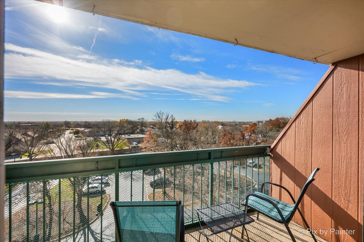 1840 HUNTINGTON Boulevard #BW608, Hoffman Estates, IL 60169