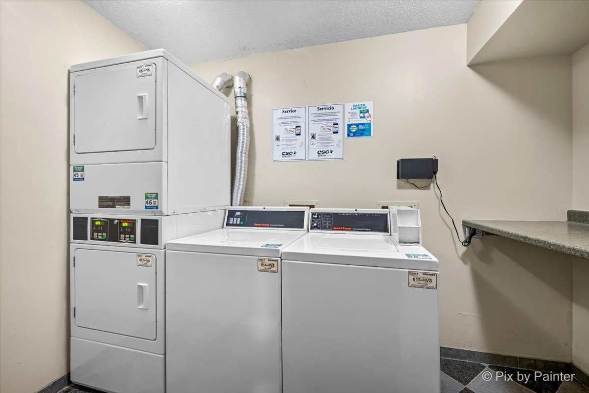 1840 HUNTINGTON Boulevard #BW608, Hoffman Estates, IL 60169