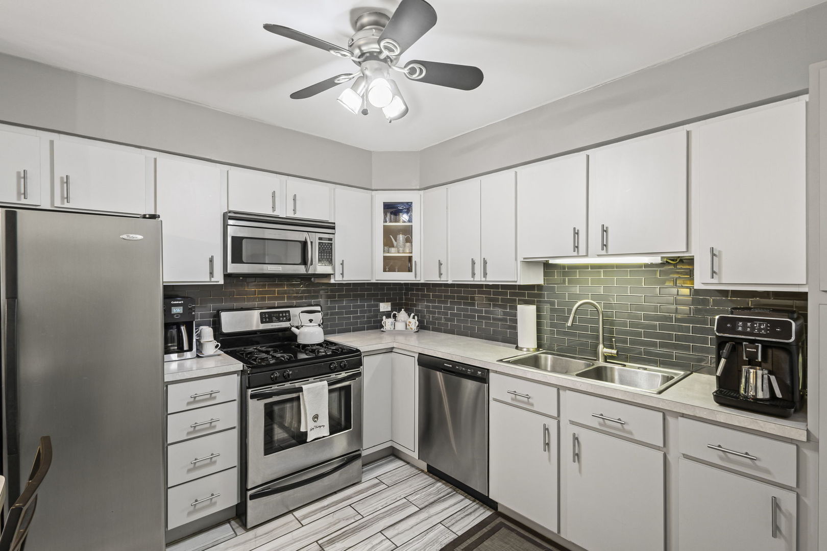 9561 Dee Road #1D, Des Plaines, IL 60016