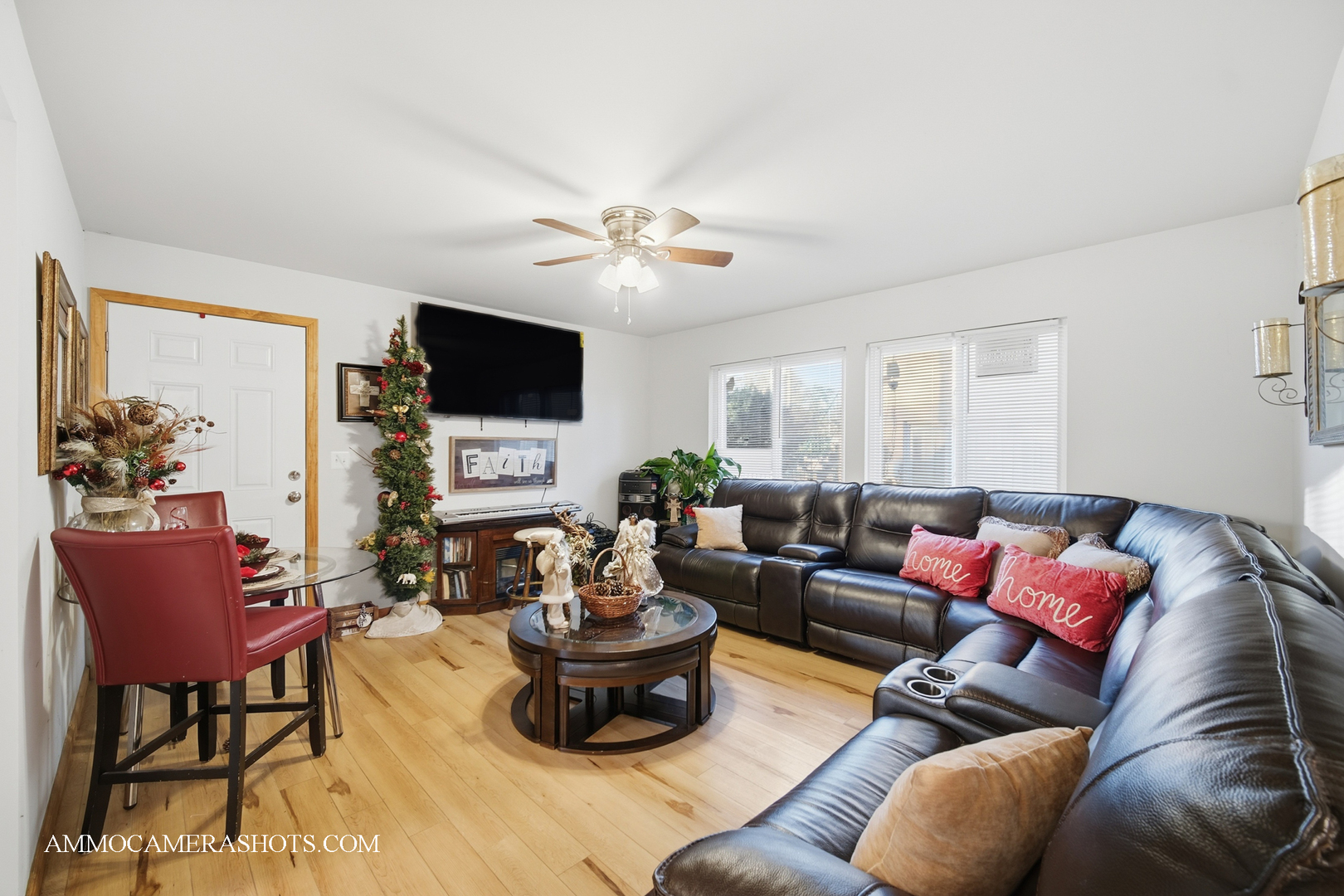 909 Bishop Avenue, Aurora, IL 60506