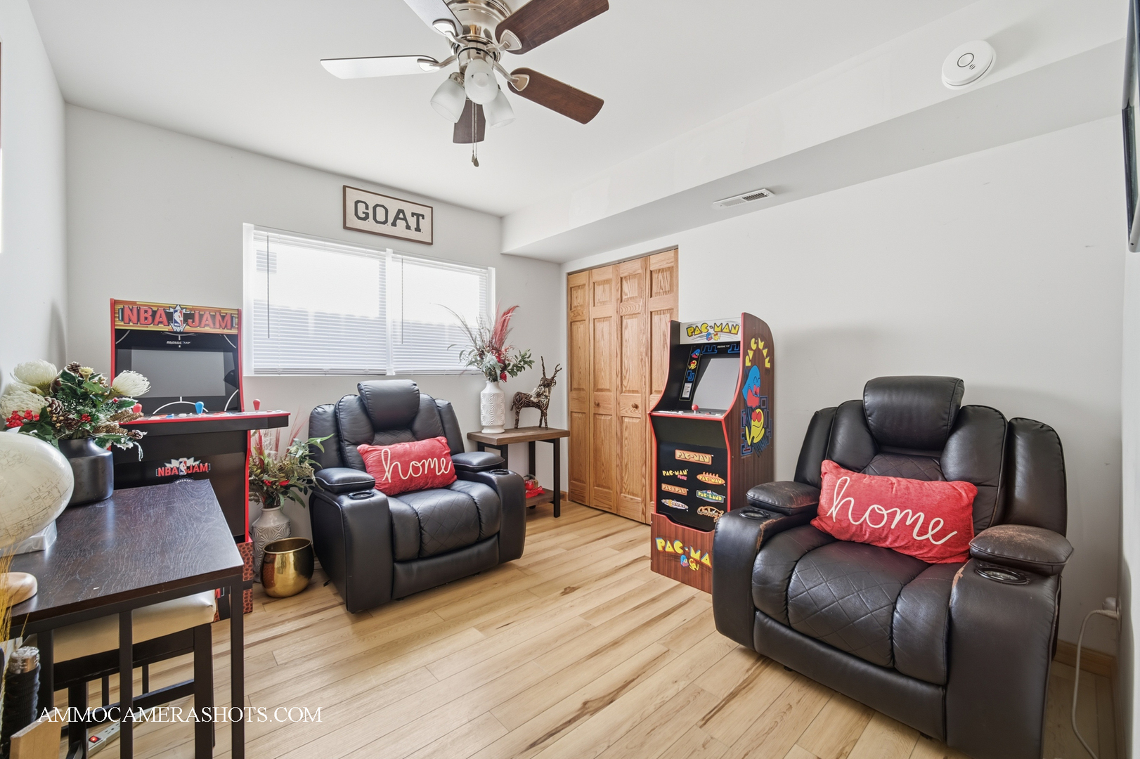 909 Bishop Avenue, Aurora, IL 60506