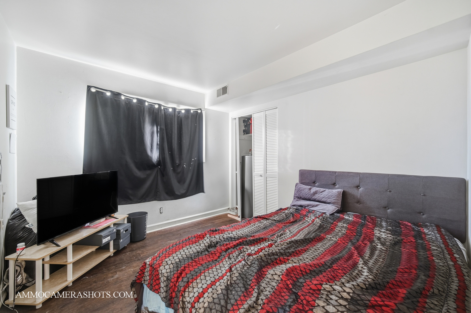 909 Bishop Avenue, Aurora, IL 60506