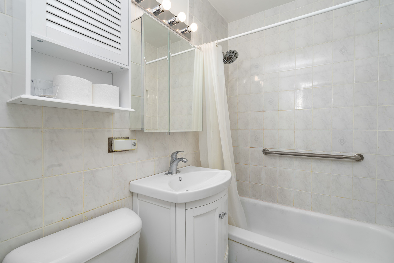 11305 S Central Park Avenue, Chicago, IL 60655