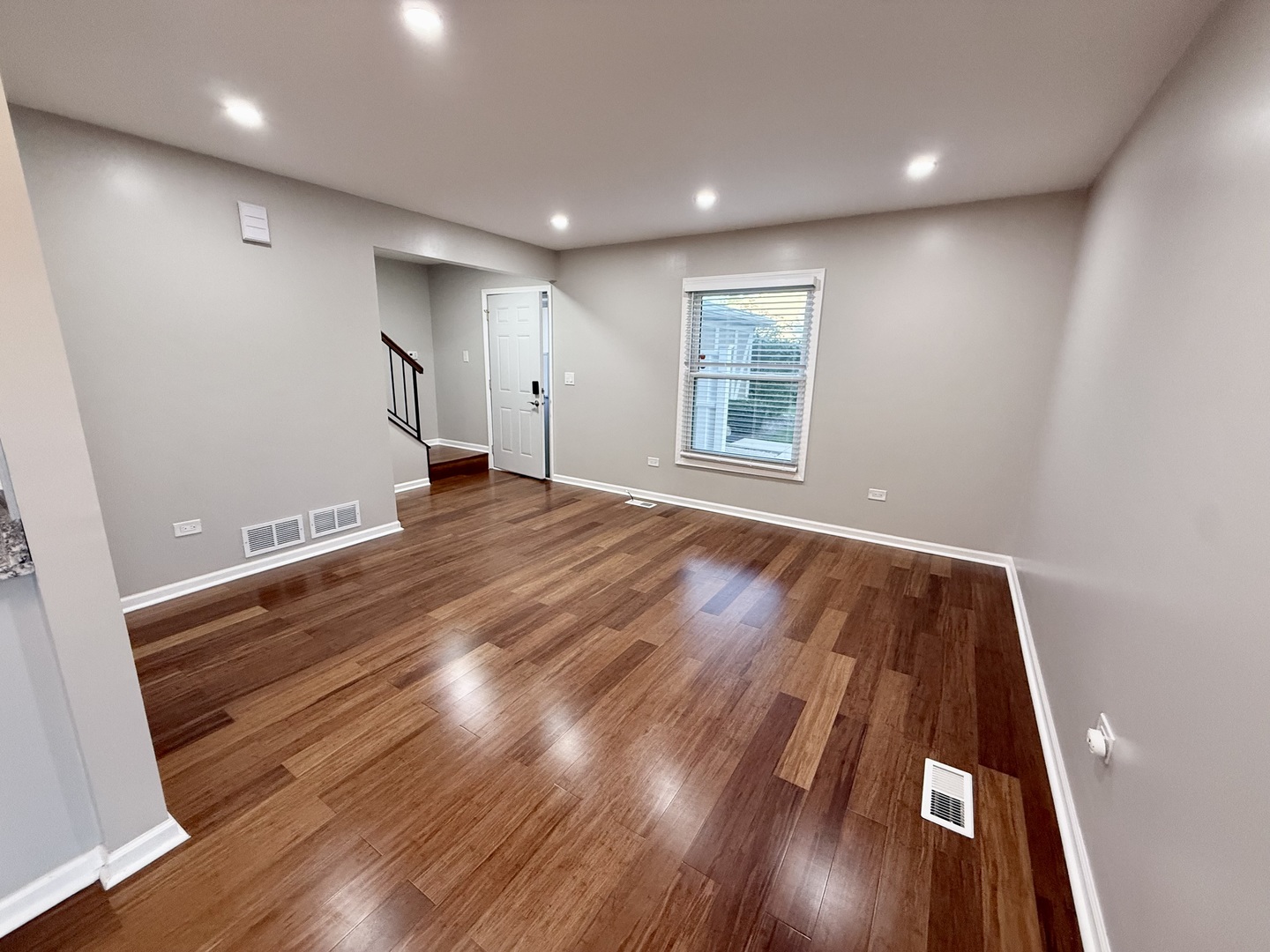 1045 Hampton Harbor #1045, Schaumburg, IL 60193