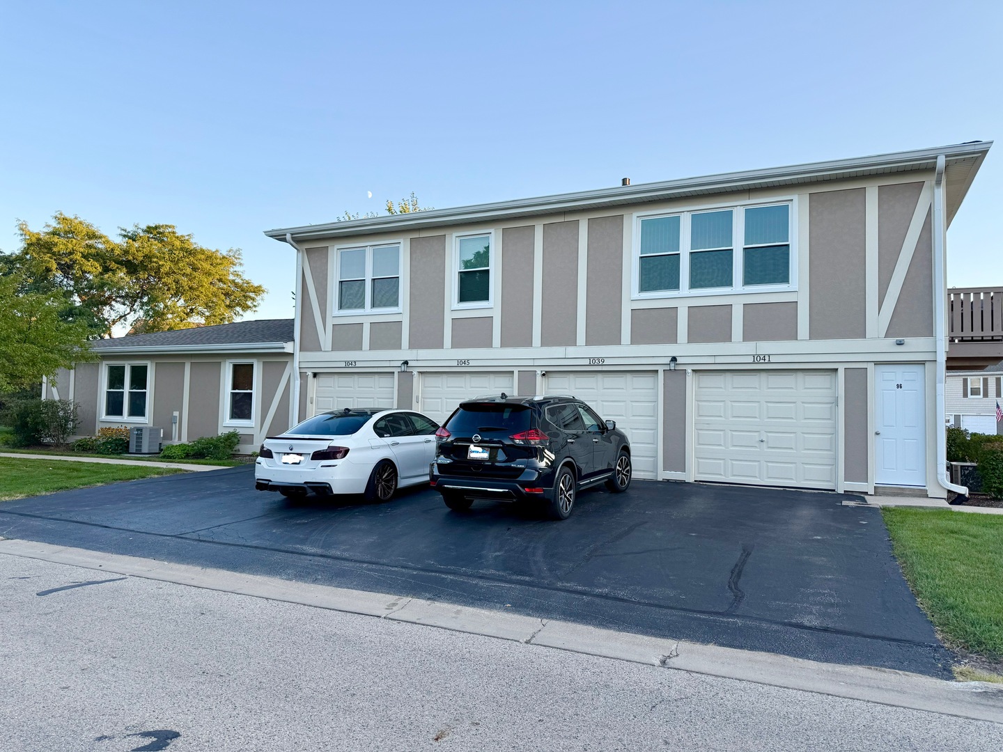 1045 Hampton Harbor #1045, Schaumburg, IL 60193