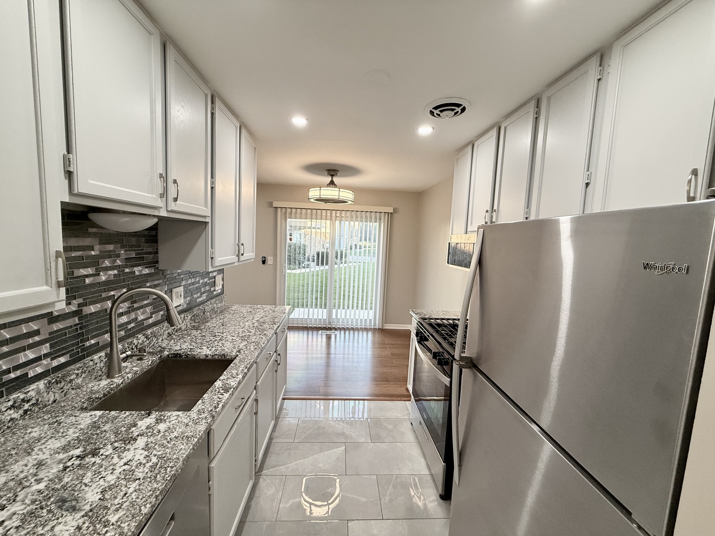 1045 Hampton Harbor #1045, Schaumburg, IL 60193