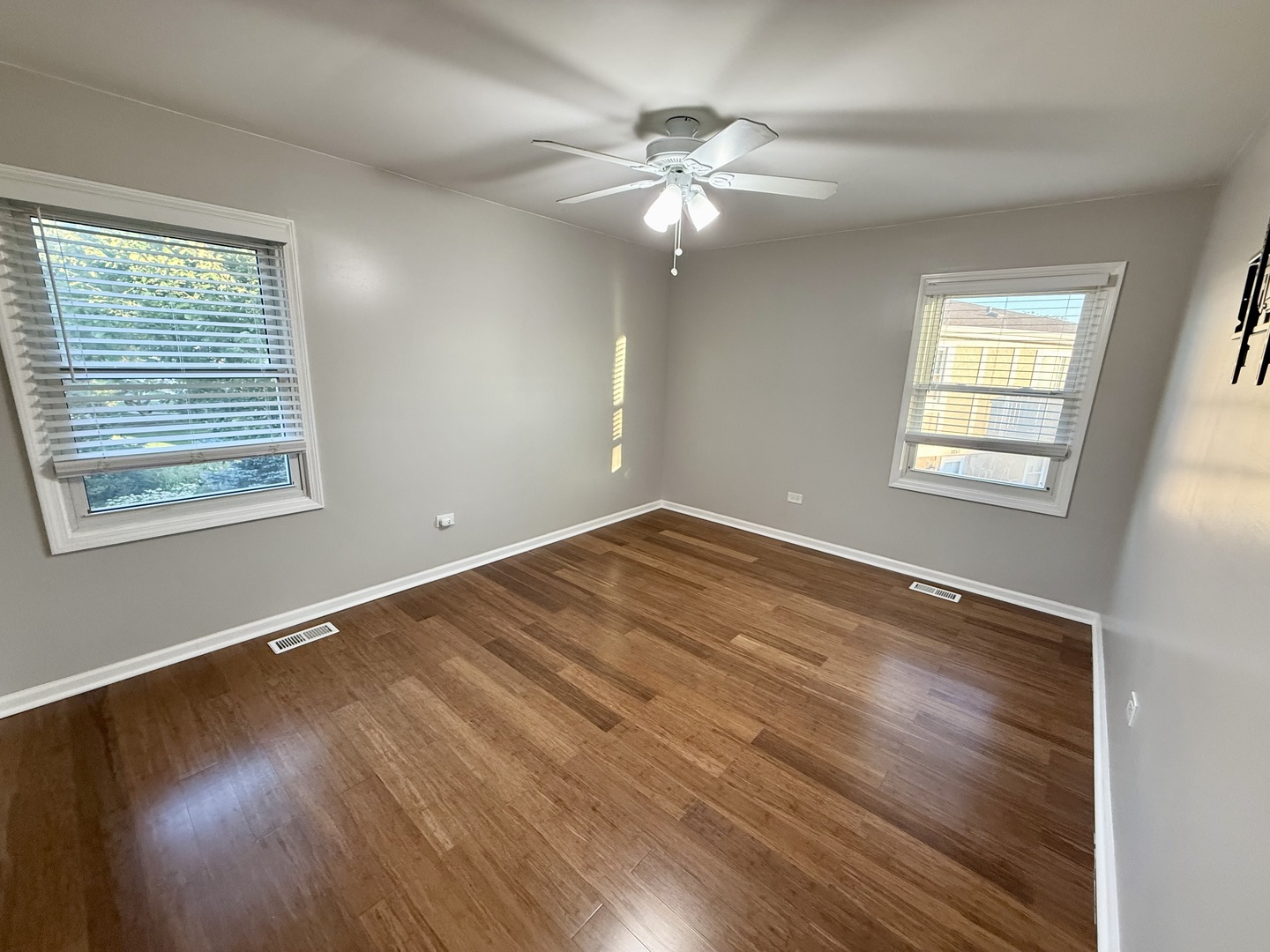 1045 Hampton Harbor #1045, Schaumburg, IL 60193