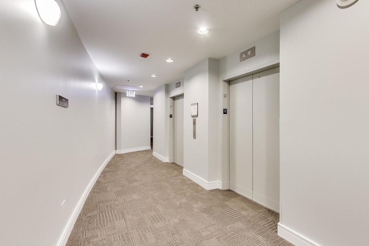 212 W Washington Street #1401, Chicago, IL 60606