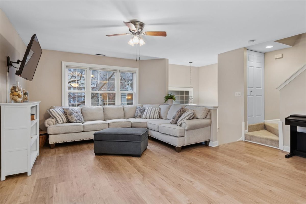 2667 Woodmere Drive, Darien, IL 60561