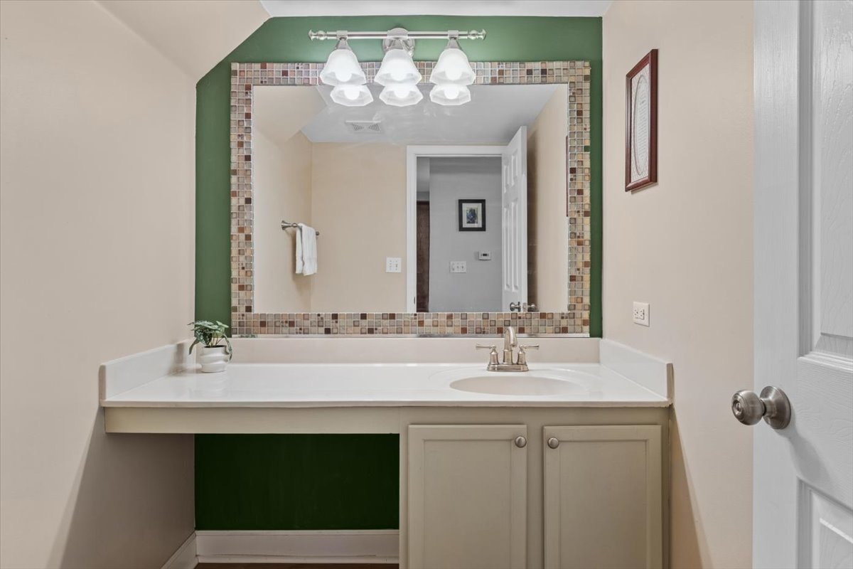 2667 Woodmere Drive, Darien, IL 60561