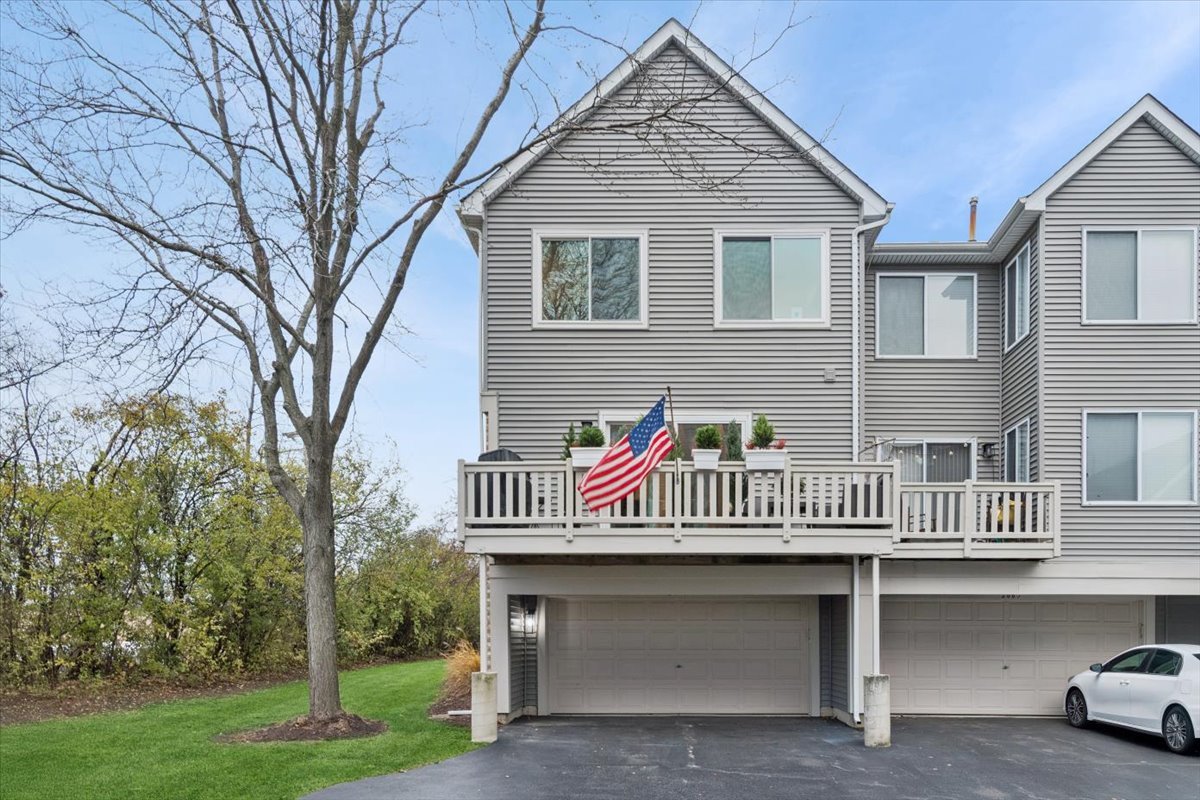 2667 Woodmere Drive, Darien, IL 60561