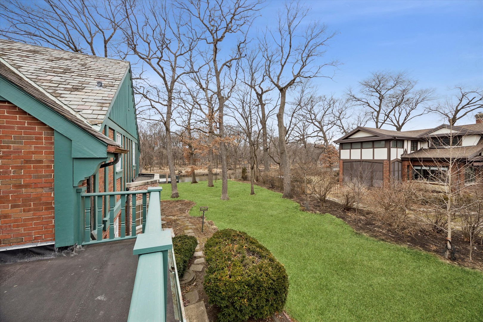 220 Maplewood Road, Riverside, IL 60546