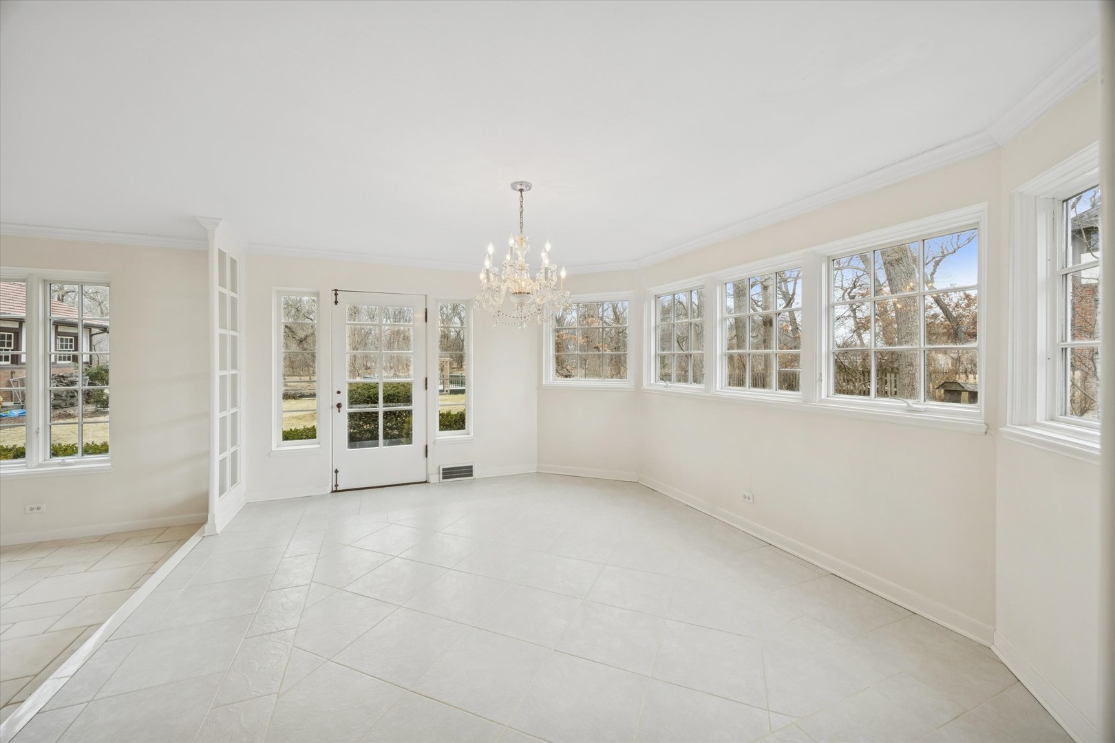 220 Maplewood Road, Riverside, IL 60546