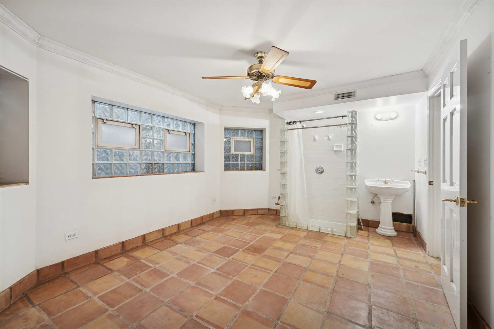 220 Maplewood Road, Riverside, IL 60546