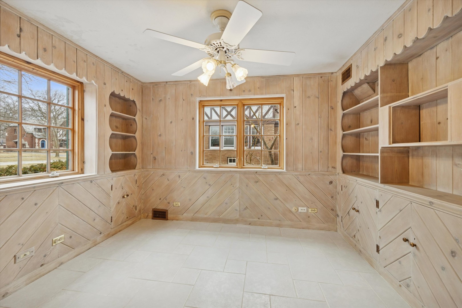 220 Maplewood Road, Riverside, IL 60546