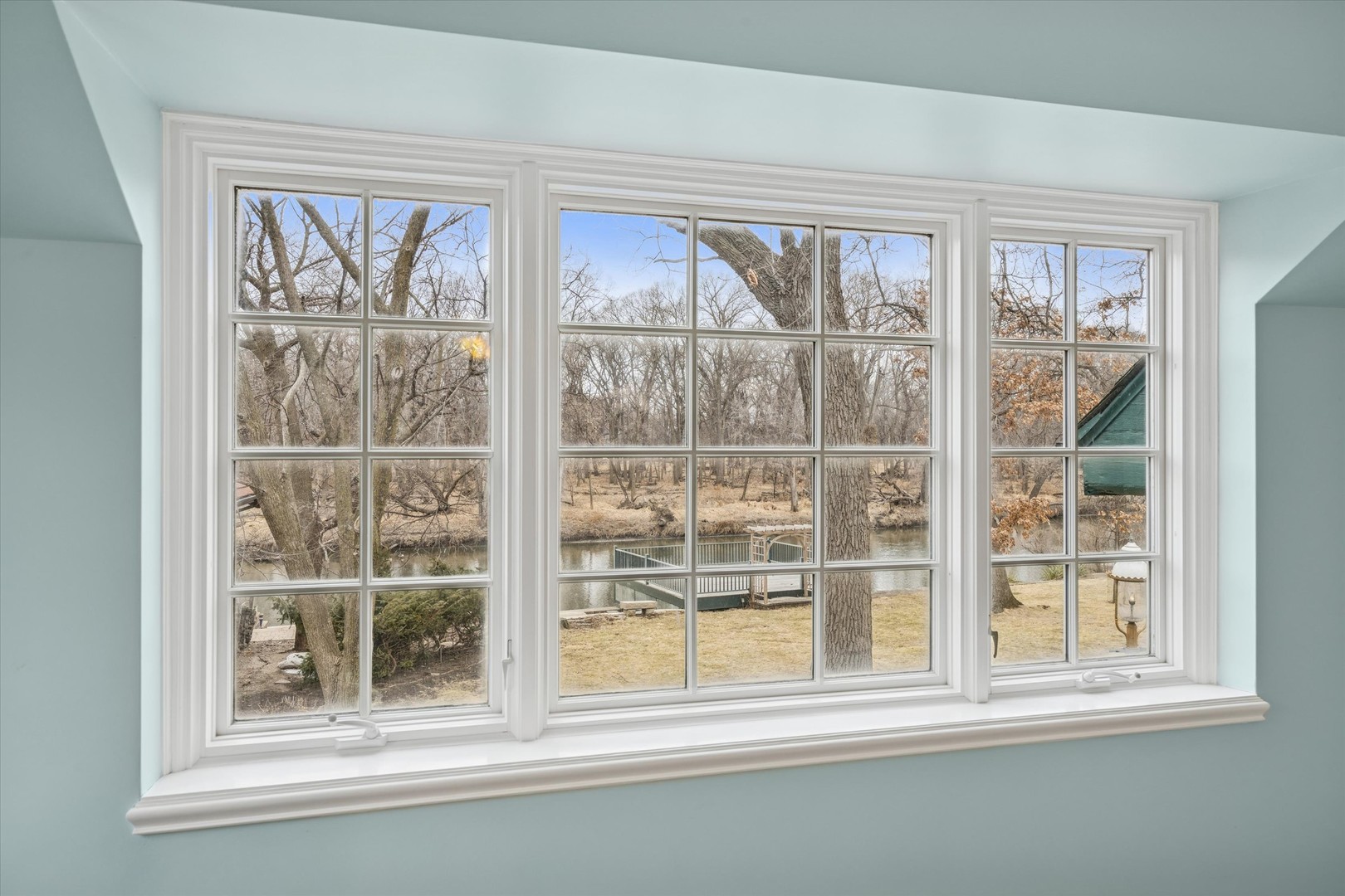 220 Maplewood Road, Riverside, IL 60546