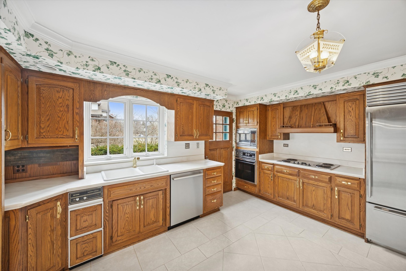 220 Maplewood Road, Riverside, IL 60546