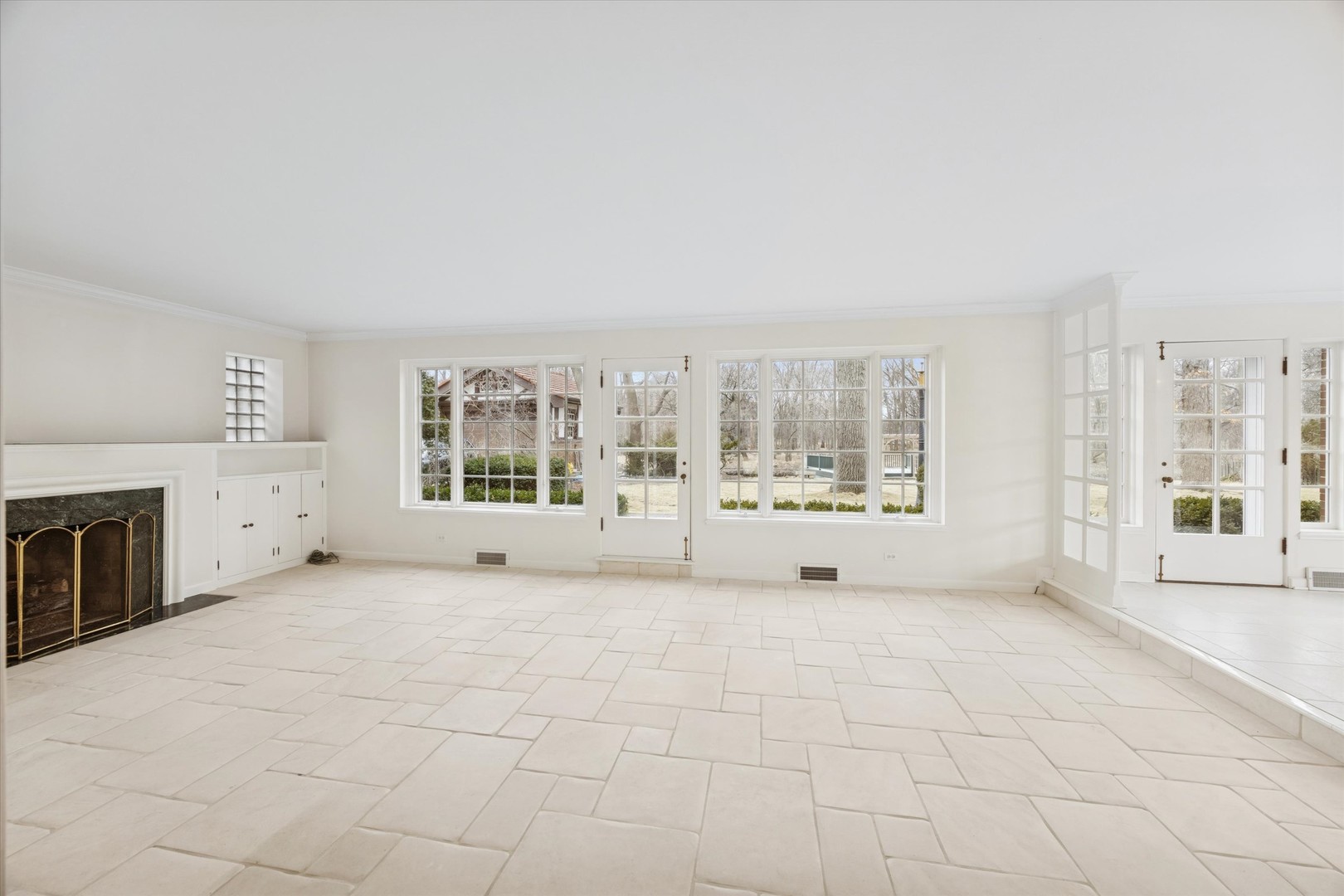 220 Maplewood Road, Riverside, IL 60546