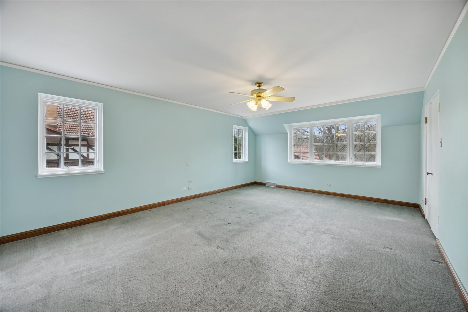 220 Maplewood Road, Riverside, IL 60546