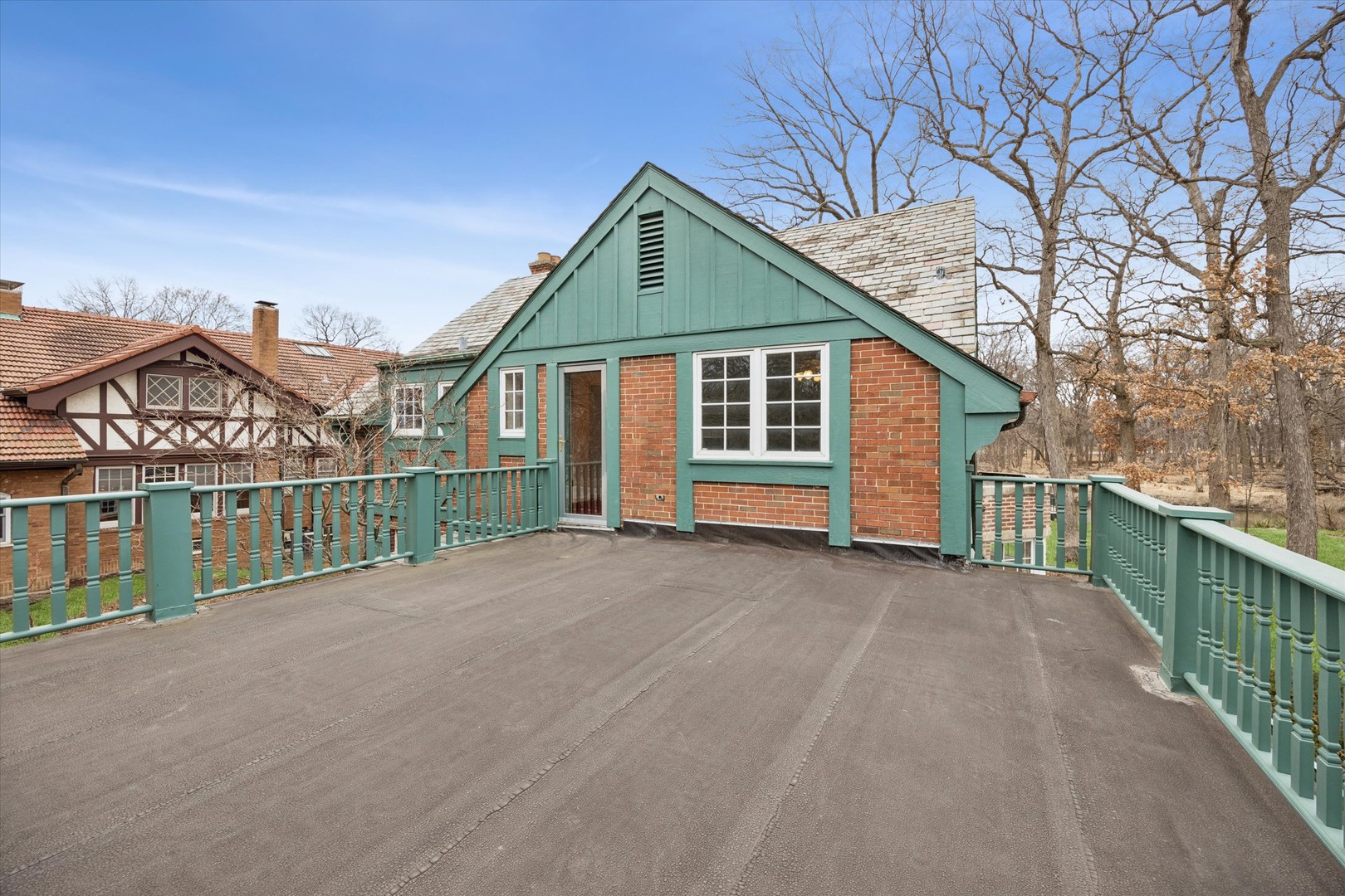 220 Maplewood Road, Riverside, IL 60546