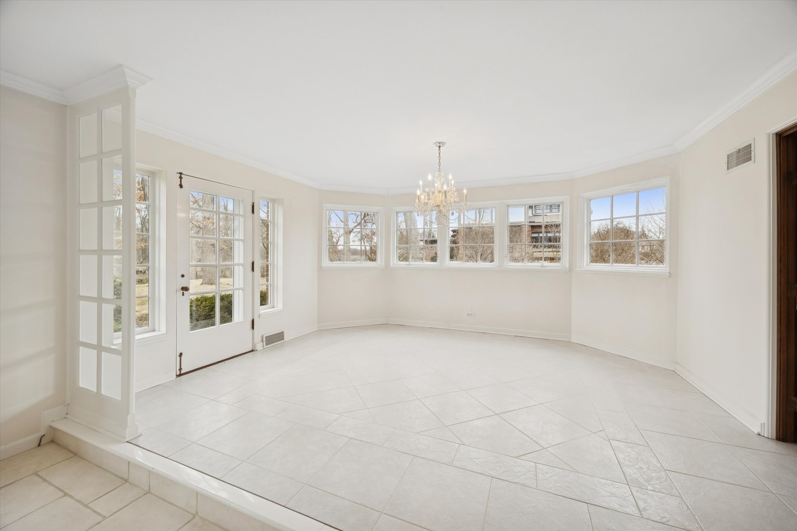 220 Maplewood Road, Riverside, IL 60546