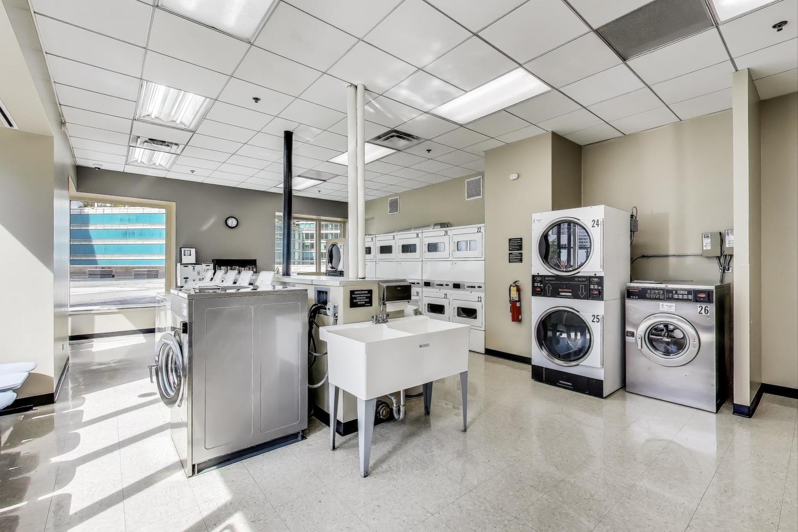 512 N McClurg Court #1704, Chicago, IL 60611