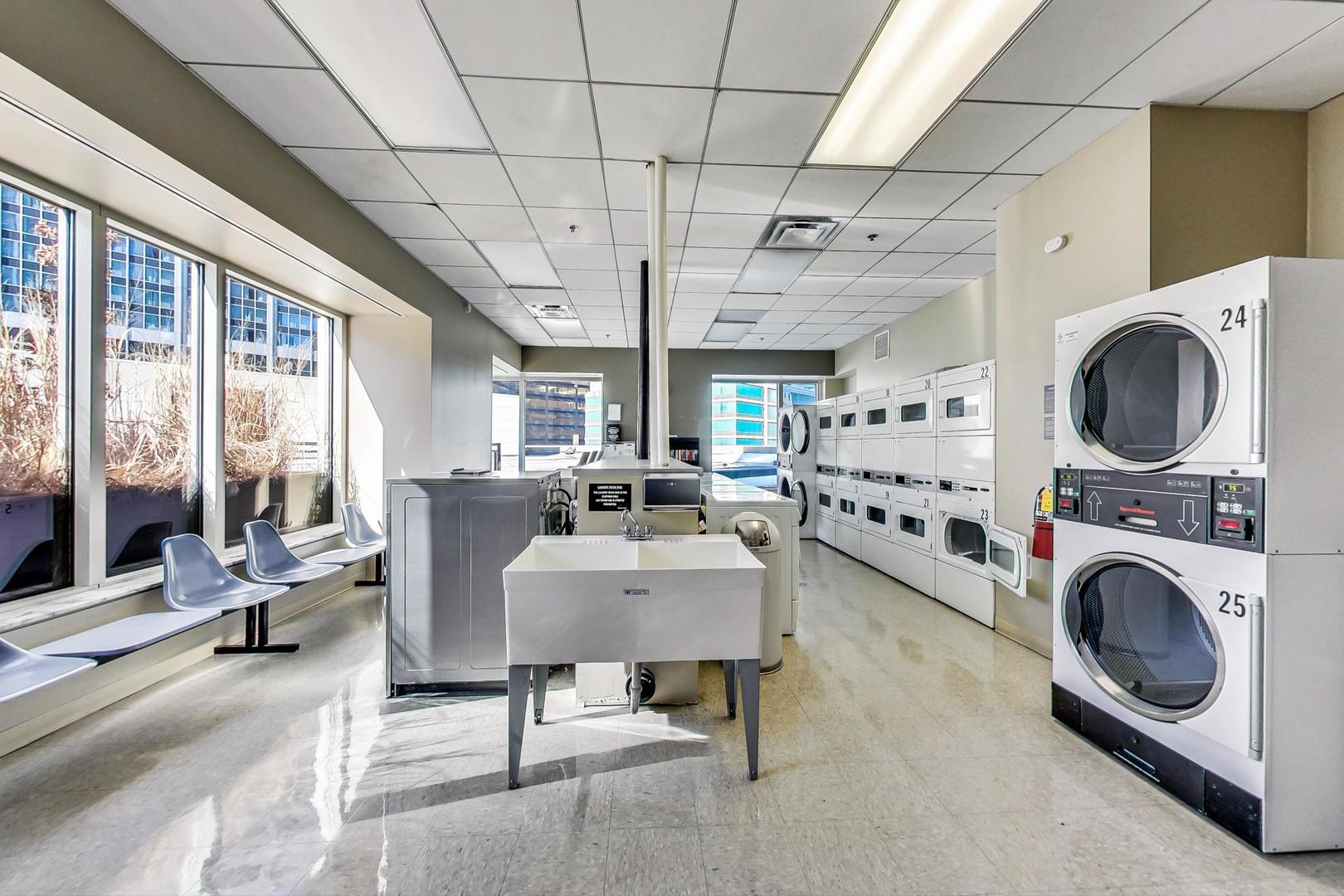 512 N McClurg Court #1704, Chicago, IL 60611