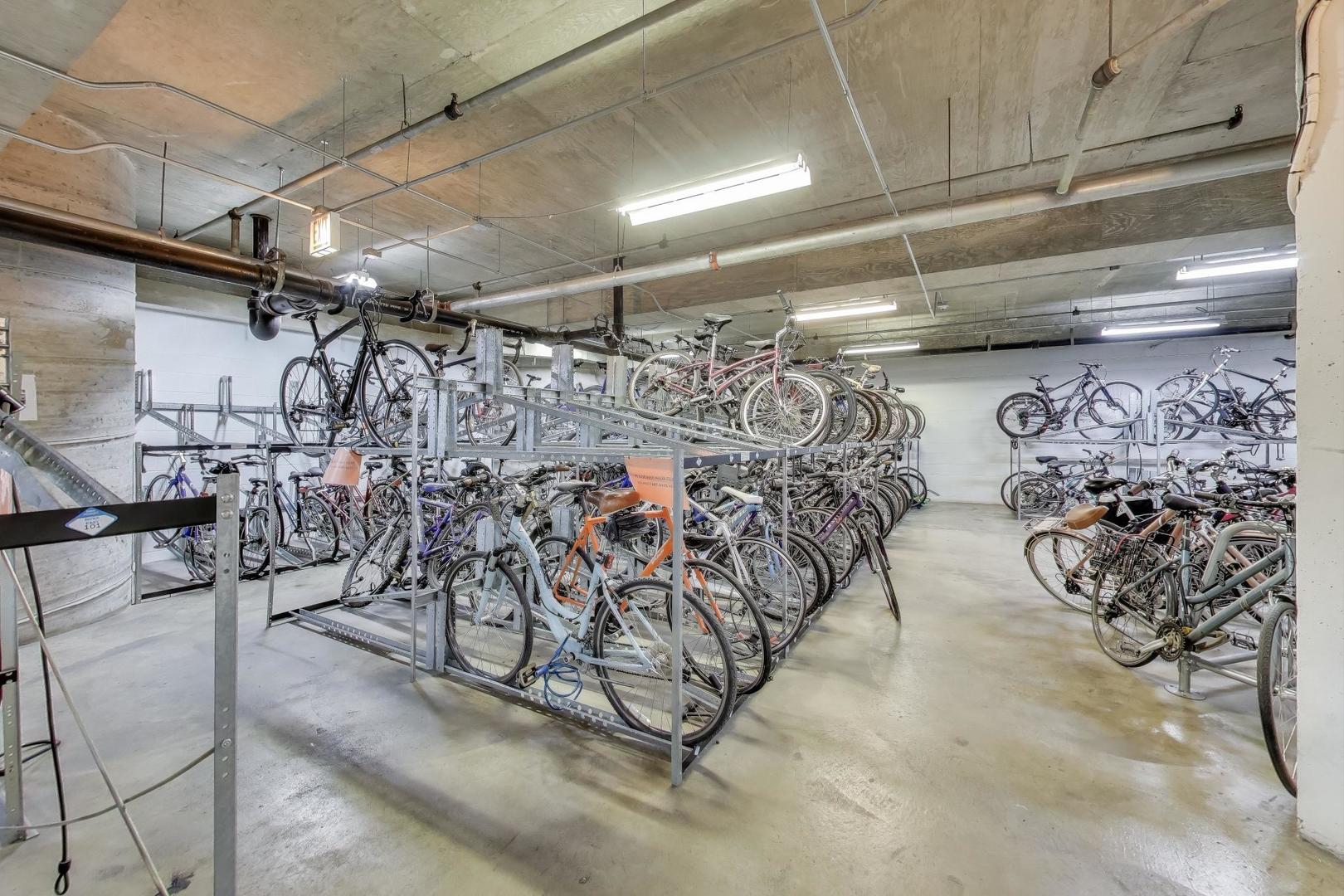 512 N McClurg Court #1704, Chicago, IL 60611