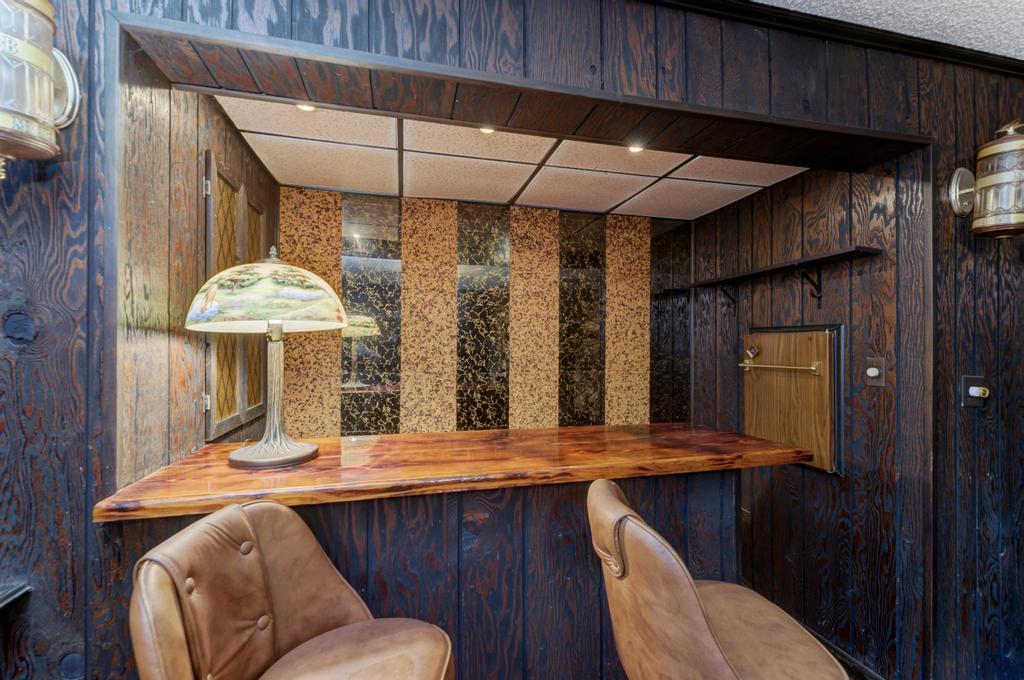 7120 S 86th Avenue, Justice, IL 60458