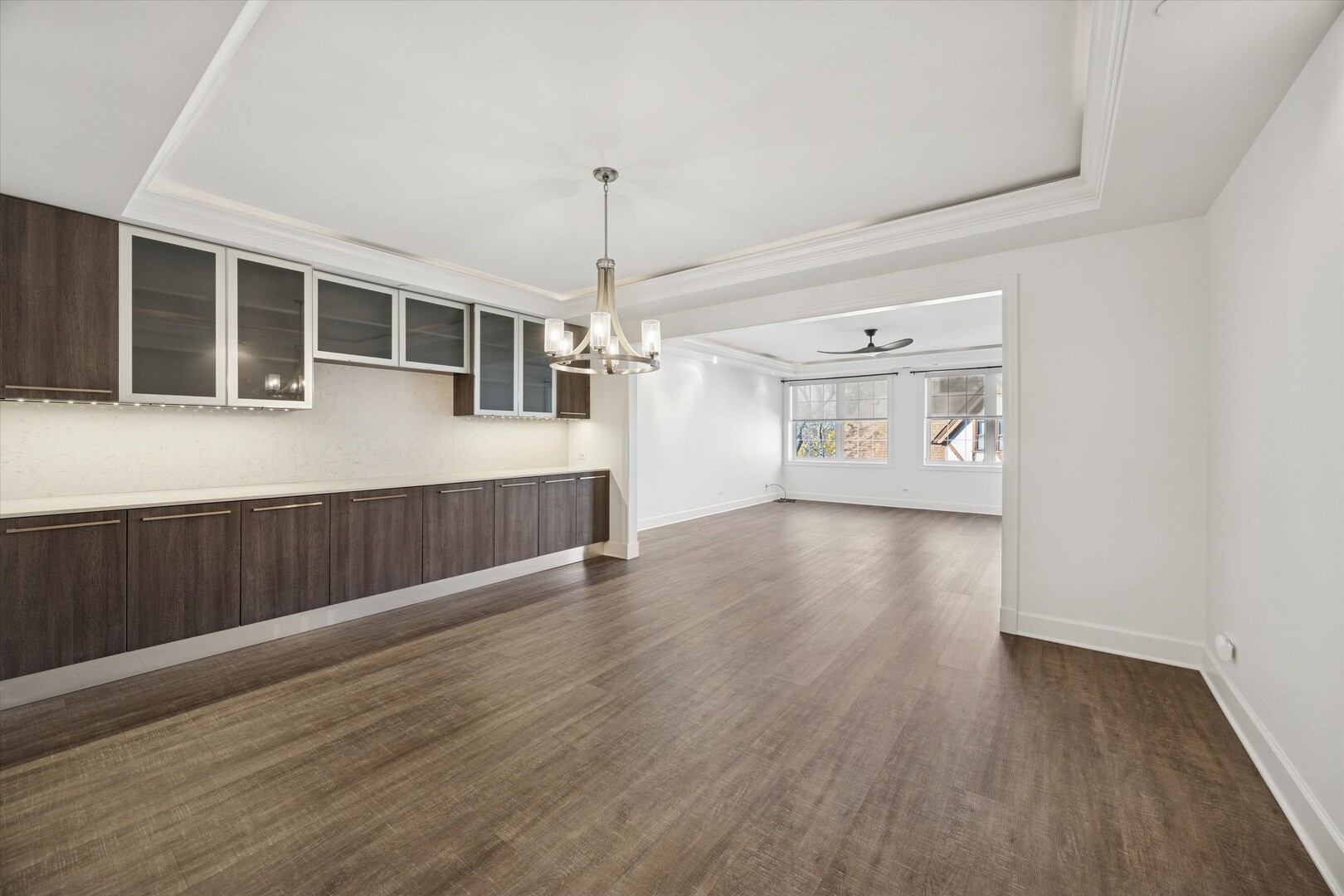 10 E Burlington Street #3C, Riverside, IL 60546