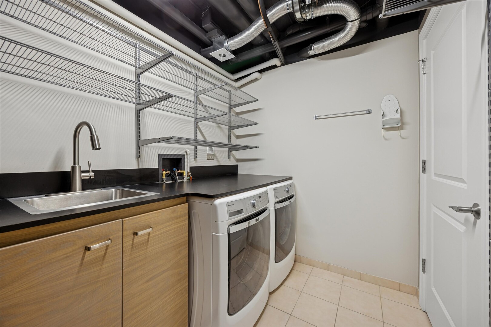 10 E Burlington Street #3C, Riverside, IL 60546