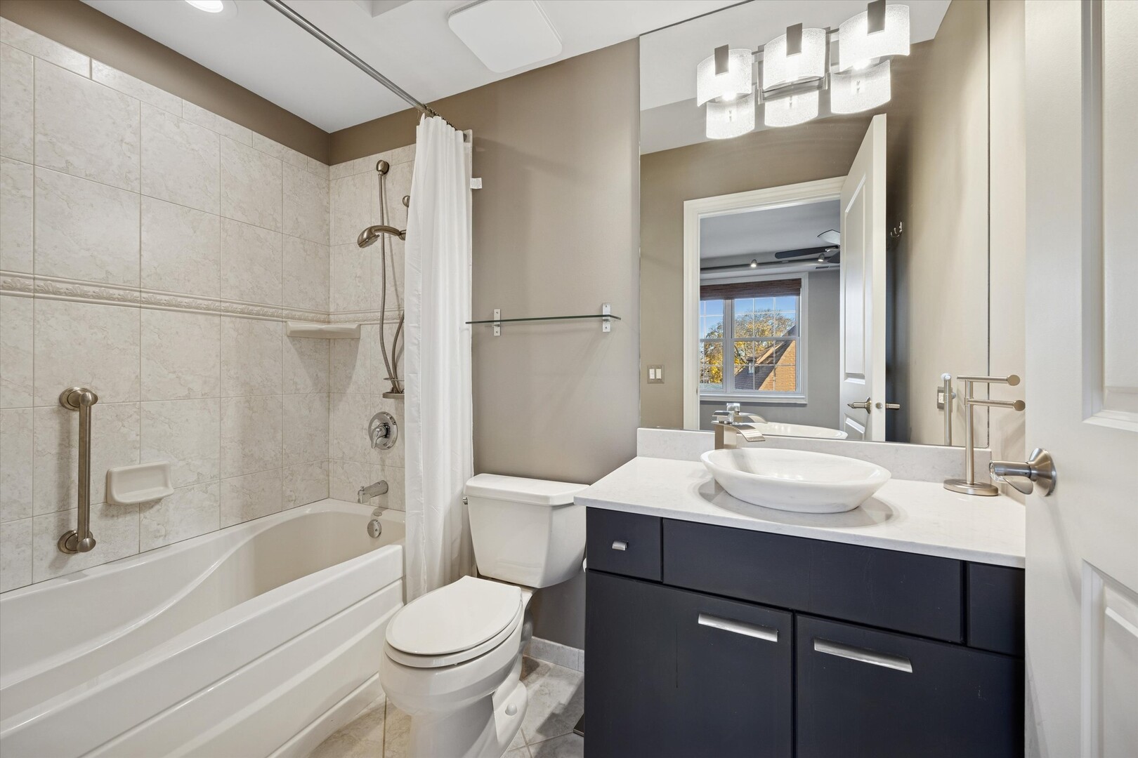 10 E Burlington Street #3C, Riverside, IL 60546