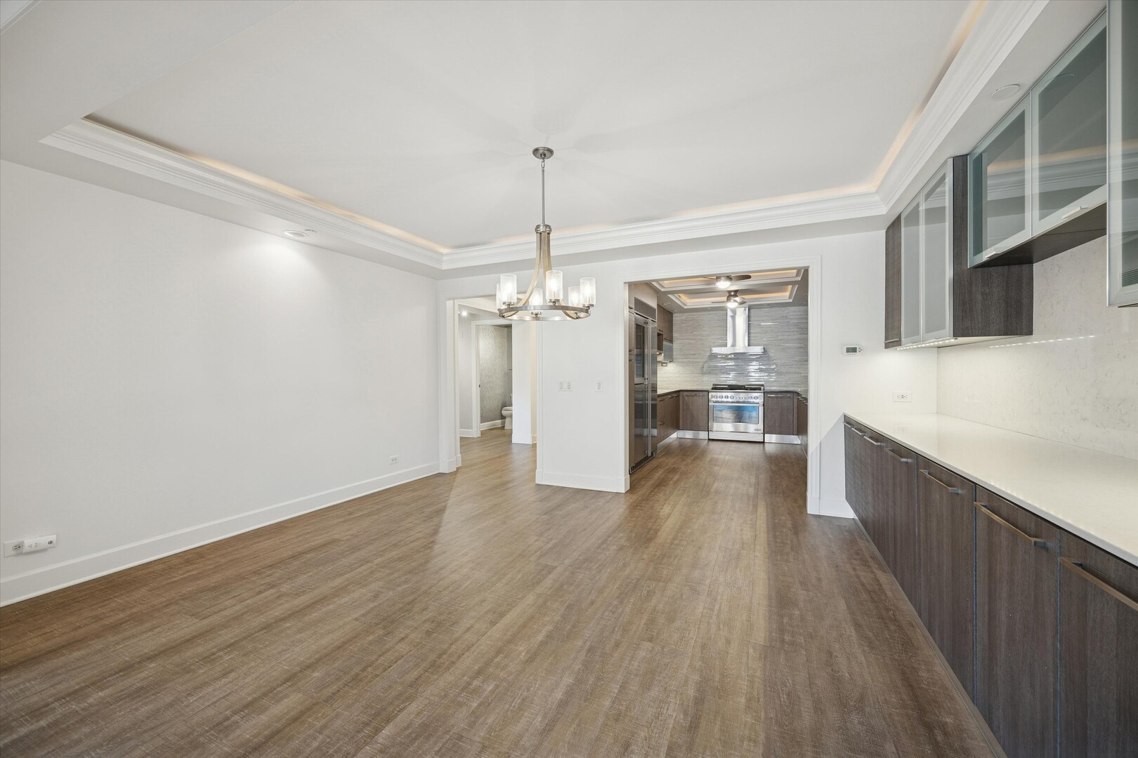 10 E Burlington Street #3C, Riverside, IL 60546