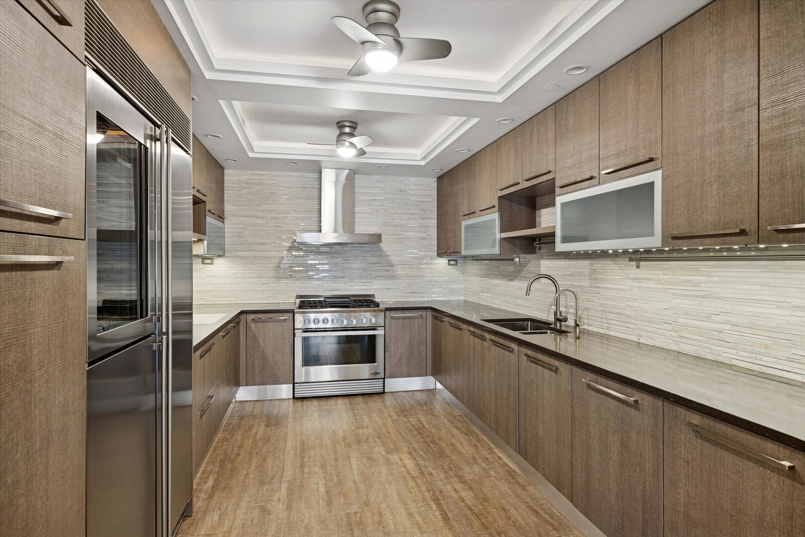 10 E Burlington Street #3C, Riverside, IL 60546