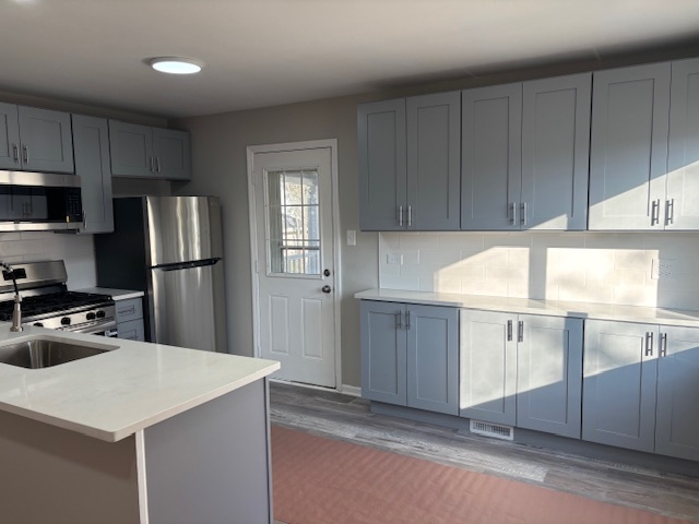 201 E ROSE Street, Glenwood, IL 60425