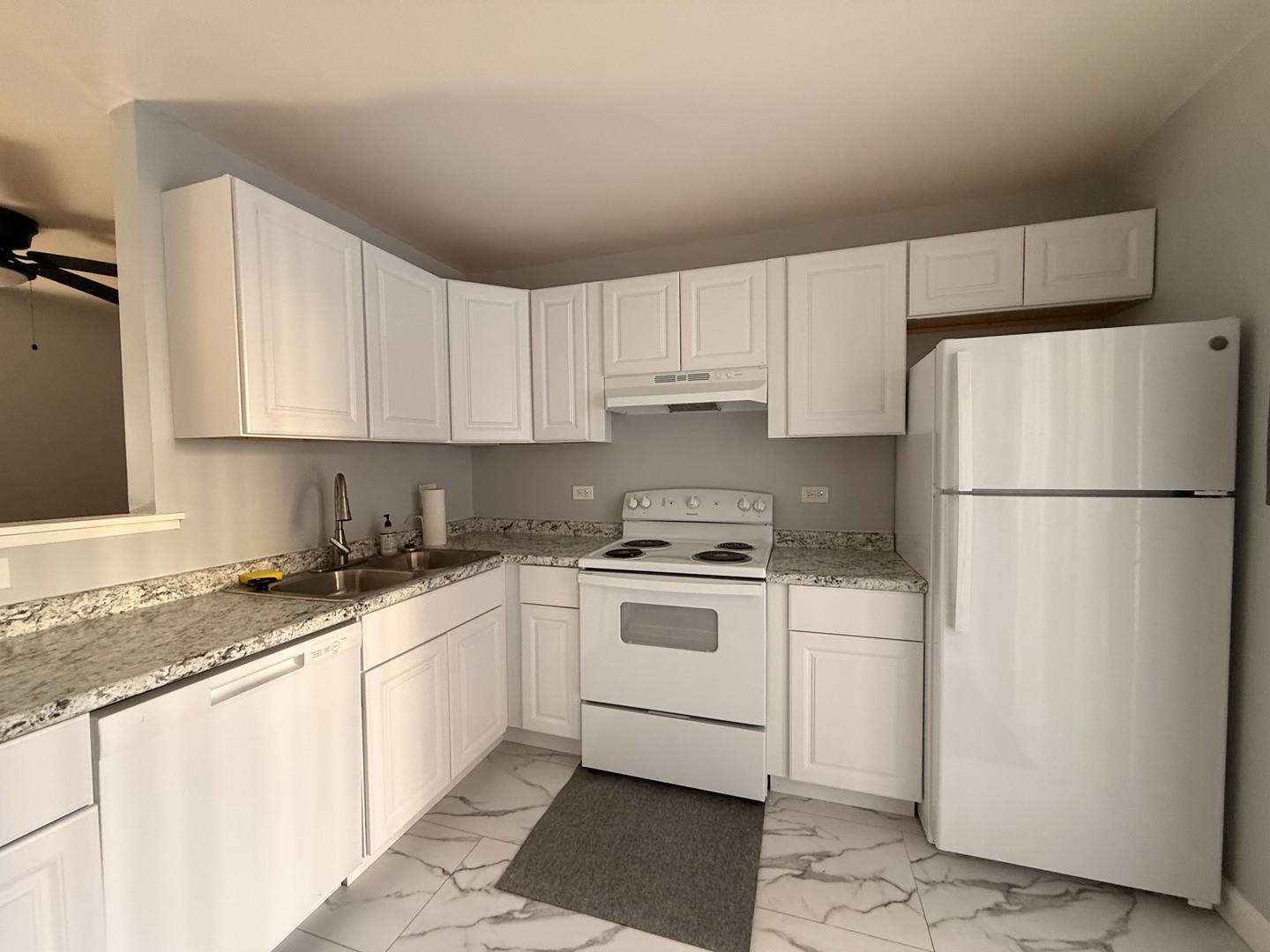 202 S Waters Edge Drive #102, Glendale Heights, IL 60139