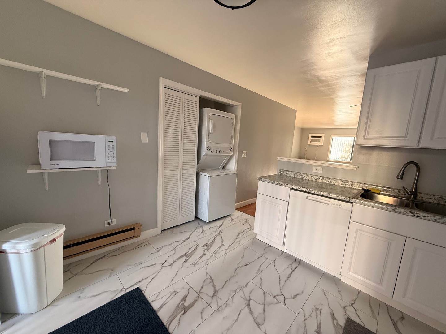 202 S Waters Edge Drive #102, Glendale Heights, IL 60139