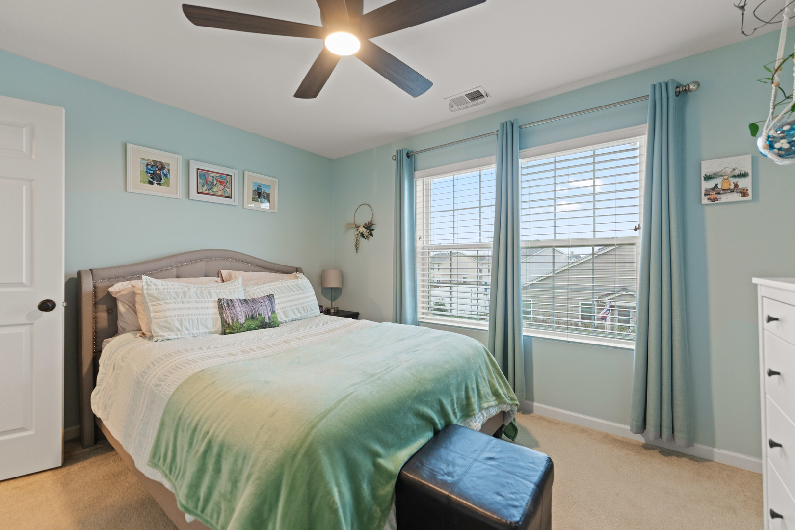 586 Vine Street, Hampshire, IL 60140