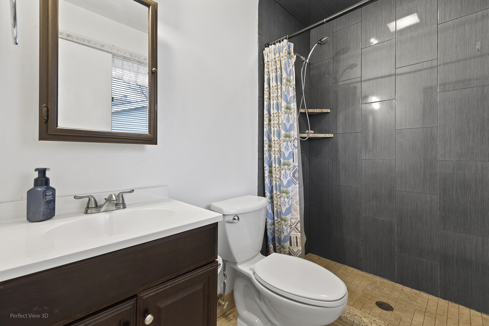 18596 W Karen Lane, Gurnee, IL 60031