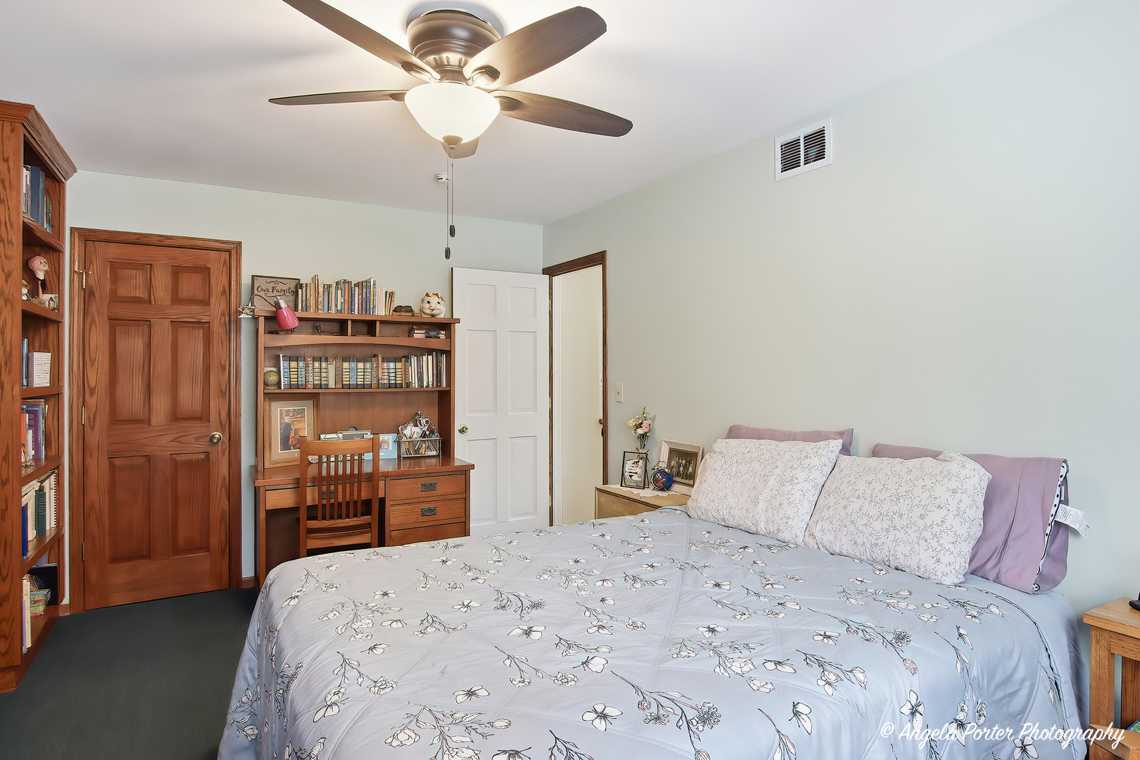 22665 W DEPOT Street, Antioch, IL 60002