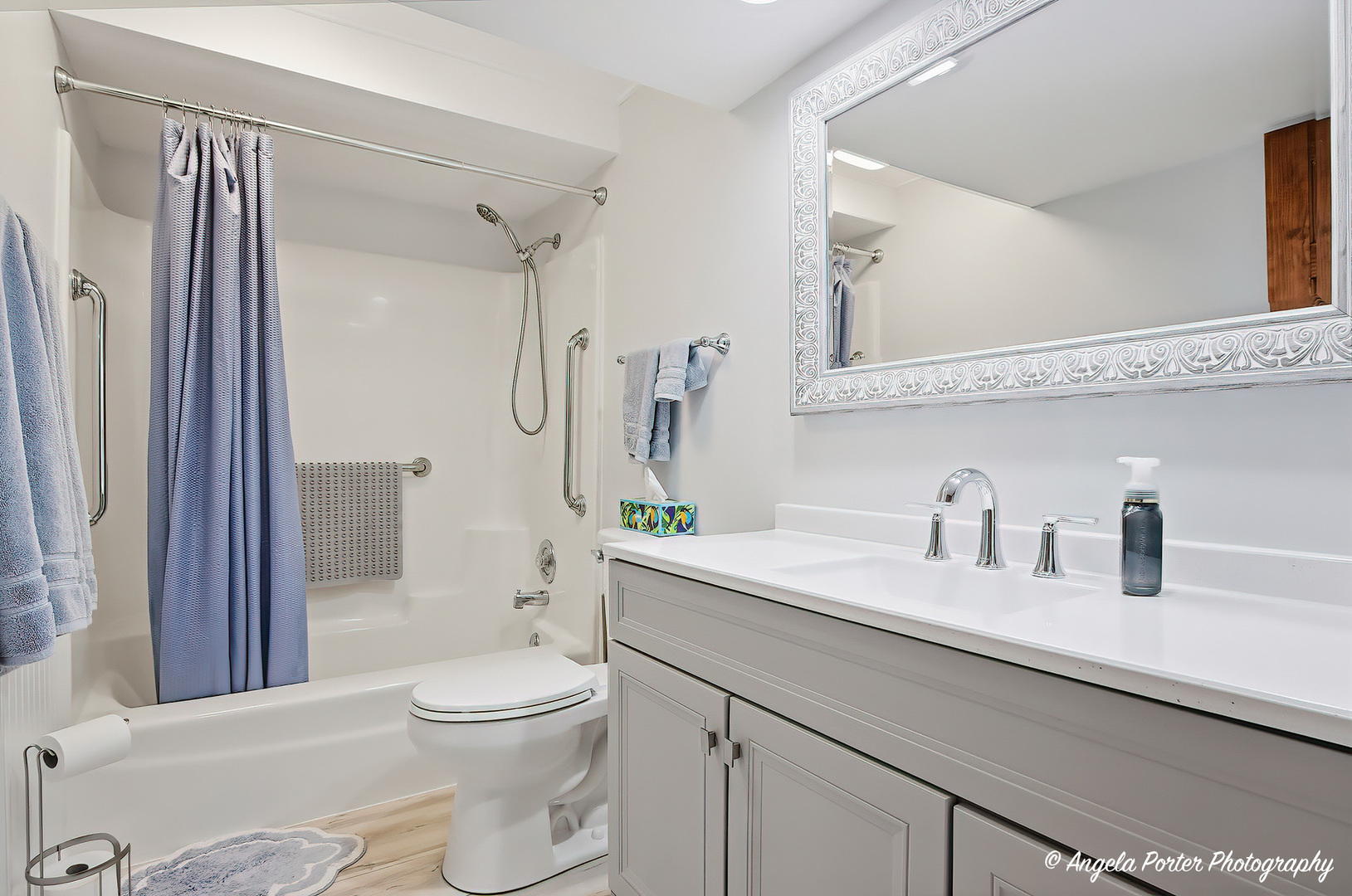 22665 W DEPOT Street, Antioch, IL 60002