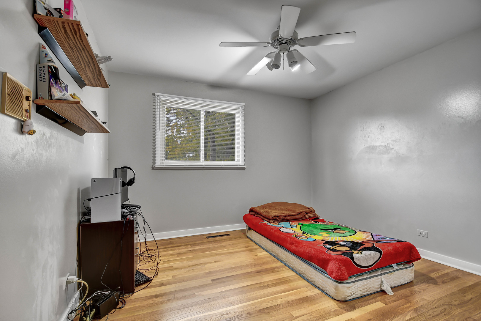 15251 Colina Avenue, Oak Forest, IL 60452