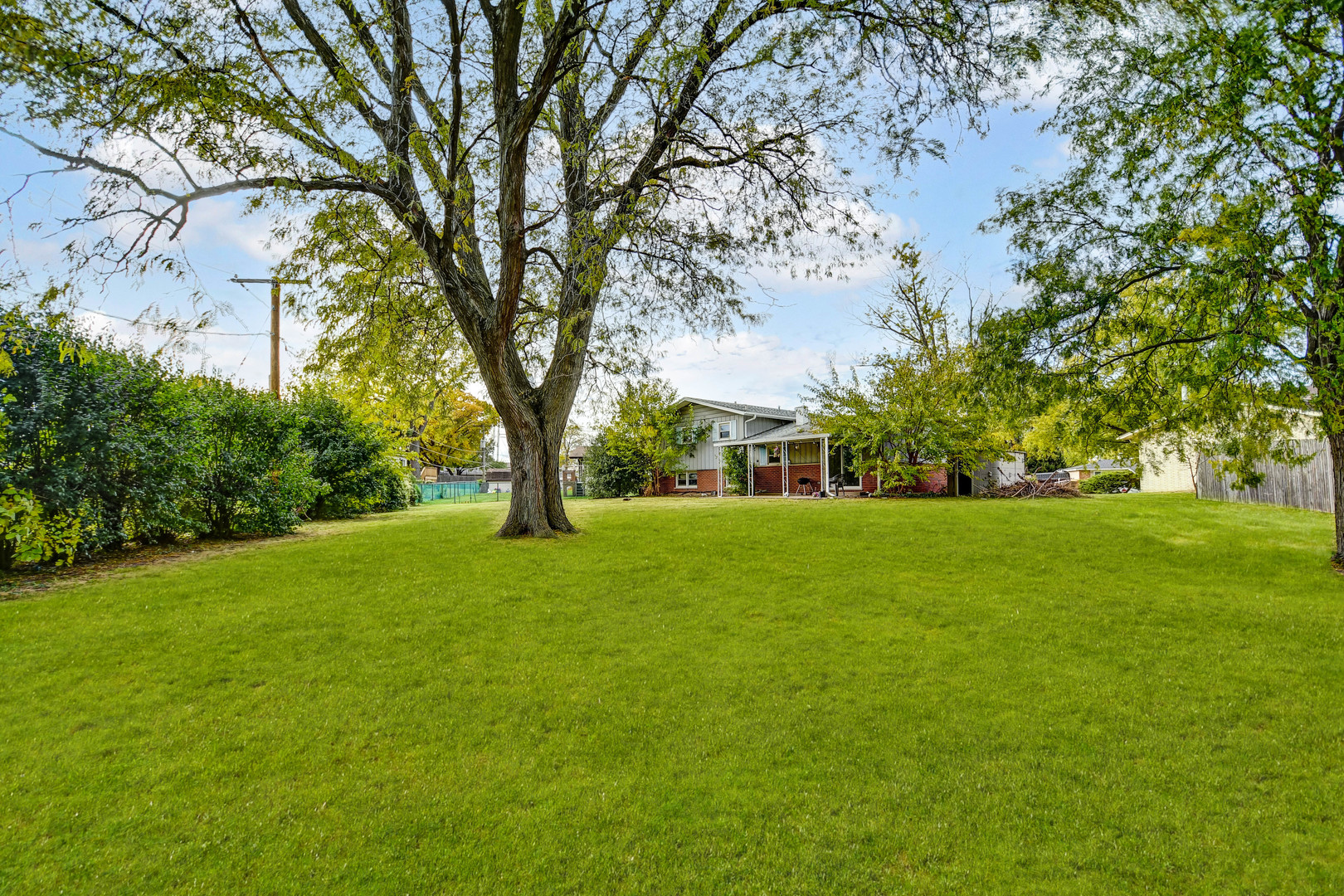 15251 Colina Avenue, Oak Forest, IL 60452