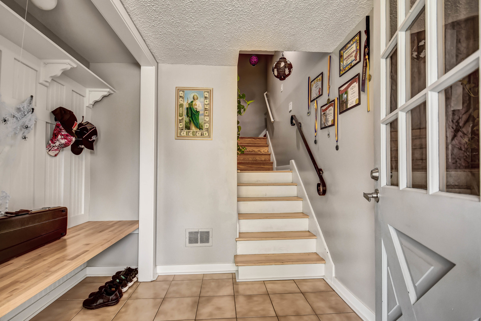 15251 Colina Avenue, Oak Forest, IL 60452