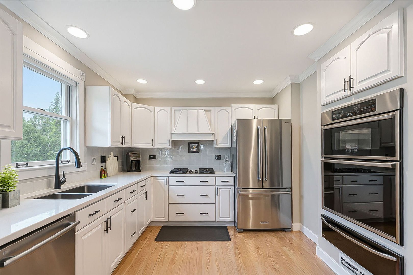 4939 Lee Avenue, Downers Grove, IL 60515