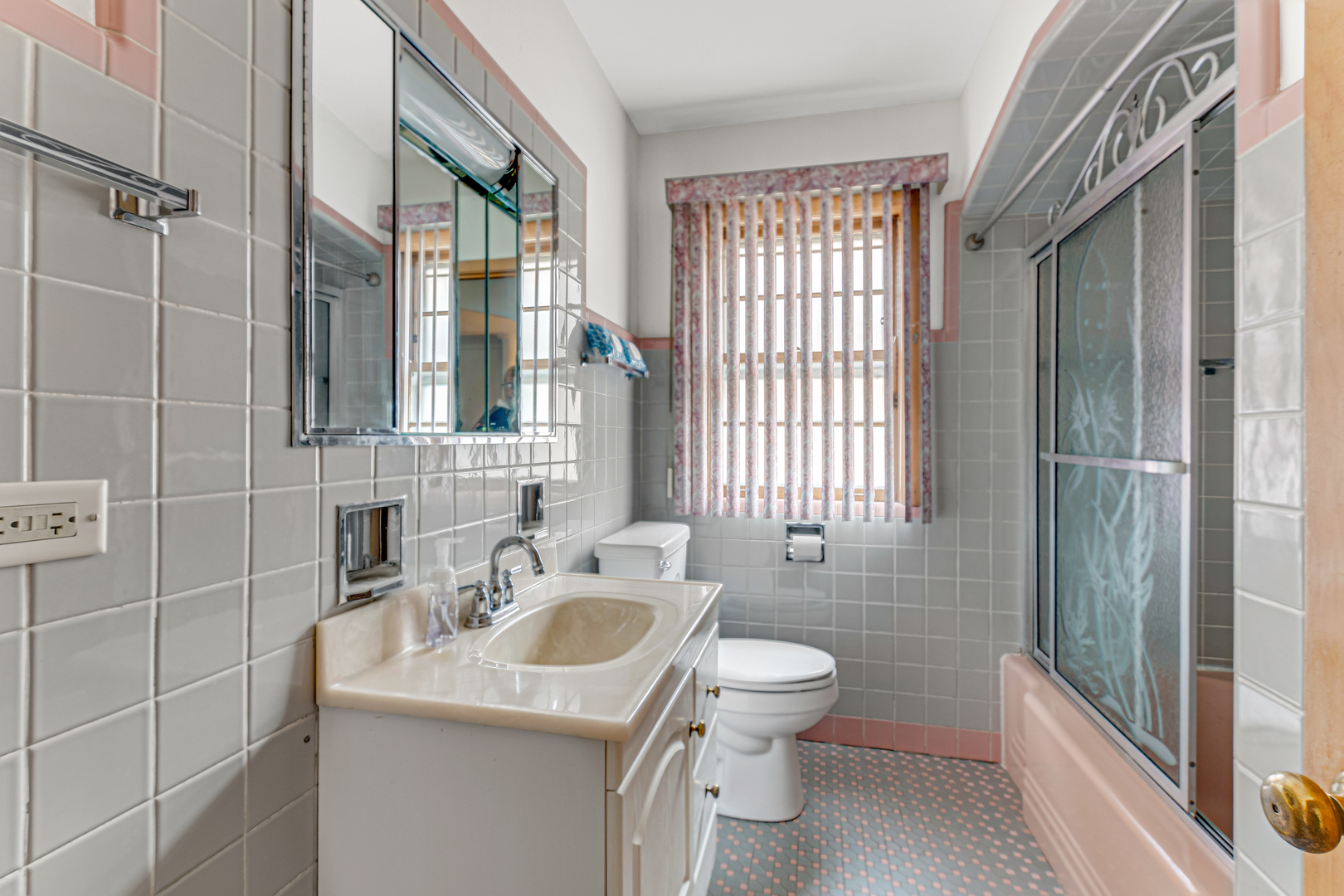 10906 S Wallace Street, Chicago, IL 60628