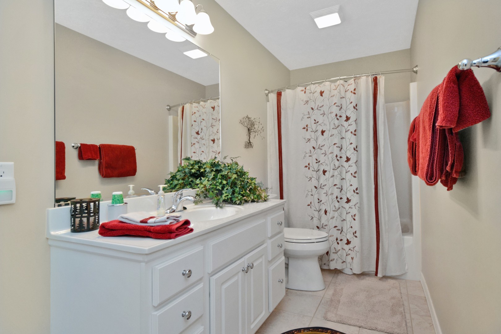 35 Greythorne Circle, Bloomington, IL 61704