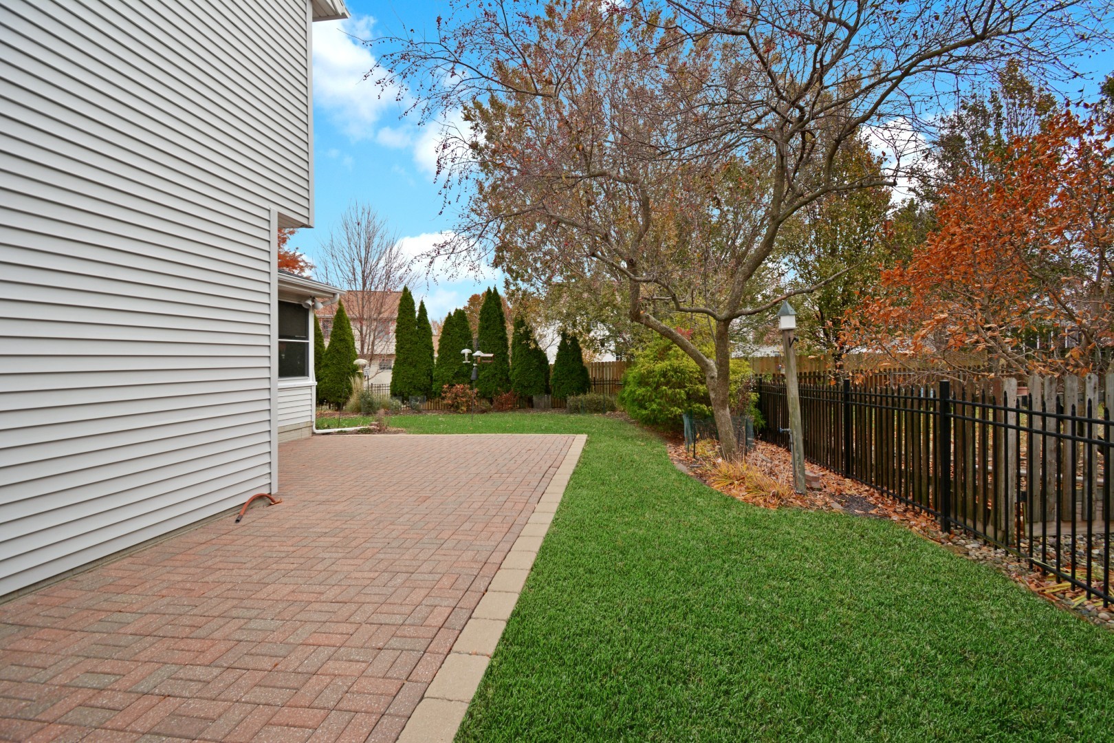 35 Greythorne Circle, Bloomington, IL 61704